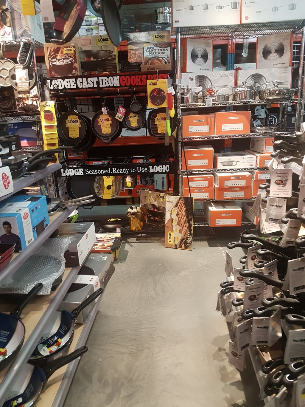 d.a.Niels Gourmet Kitchenware | 485 Berry St, Winnipeg, MB R3J 1N6, Canada | Phone: (204) 953-2345