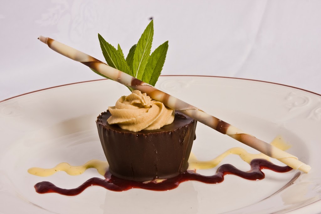Restaurant La Maison Chez Nous | 847 Rue Mountain, Granby, QC J2H 0L5, Canada | Phone: (450) 372-2991