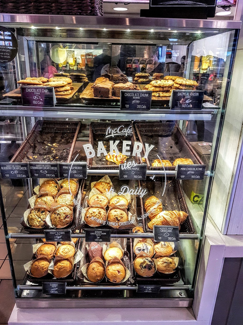 McDonalds | 5995 Mavis Rd, Mississauga, ON L5R 3T7, Canada | Phone: (905) 712-4335