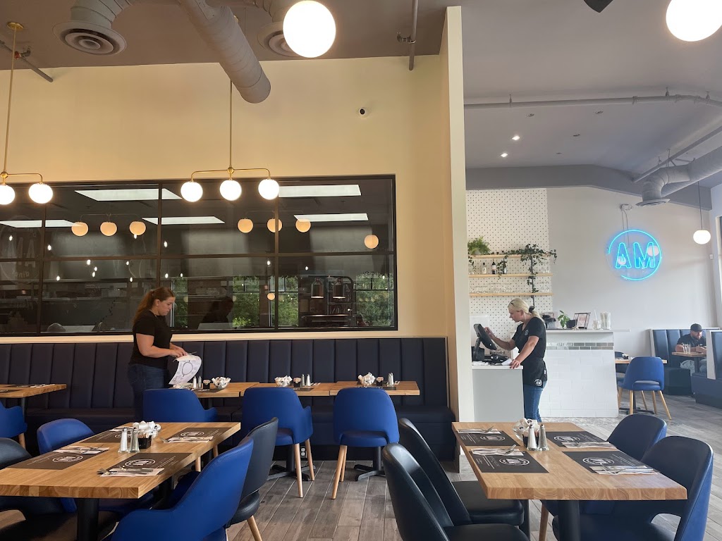 A.M. Déjeuner Dîner | 131 Chem. du Lac-Millette Local 101, Saint-Sauveur, QC J0R 1R6, Canada | Phone: (450) 227-3777