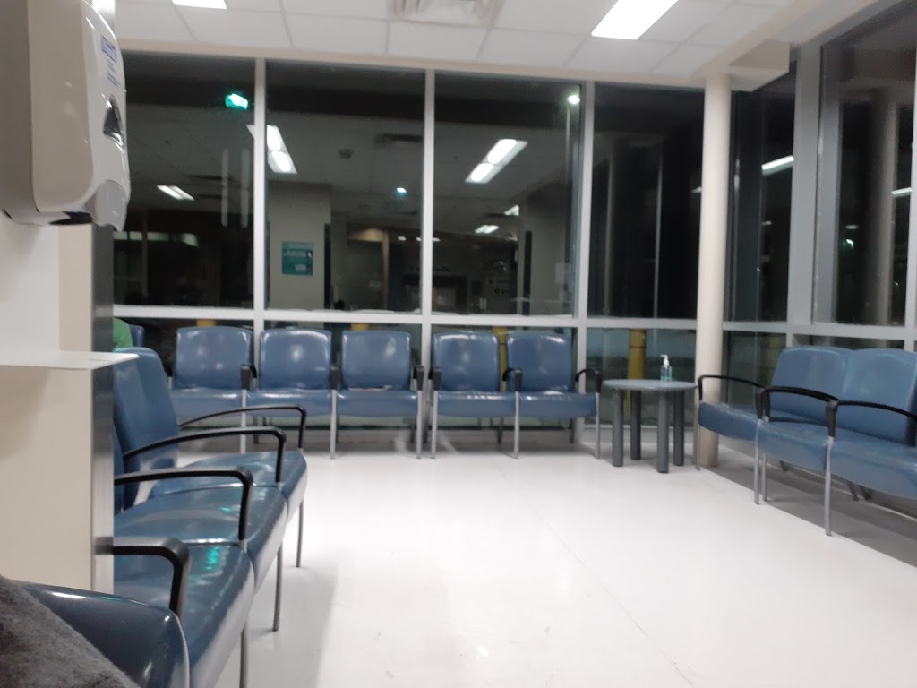 Queensway Carleton Hospital: Emergency Room | 3045 Baseline Rd, Nepean, ON K2H 8P4, Canada | Phone: (613) 721-2000