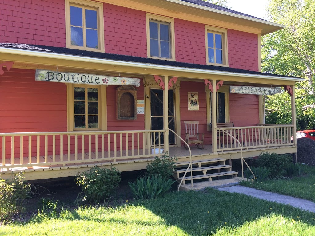 Mélie 4 Poches | 555 Avenue de Gaspé E, Saint-Jean-Port-Joli, QC G0R 3G0, Canada | Phone: (418) 359-3746
