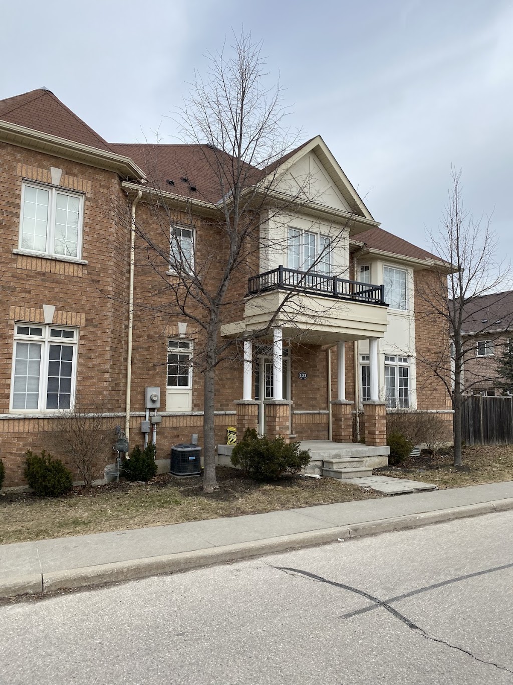 Helpful House Buyers | 98 Alice St, Brantford, ON N3S 5B7, Canada | Phone: (416) 939-1082