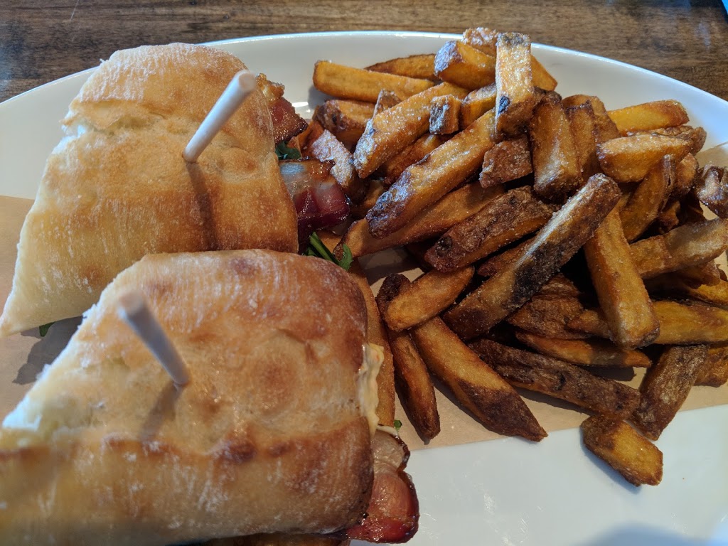 Fionn MacCools | 547 Cundles Rd E, Barrie, ON L4M 0G9, Canada | Phone: (705) 986-0150