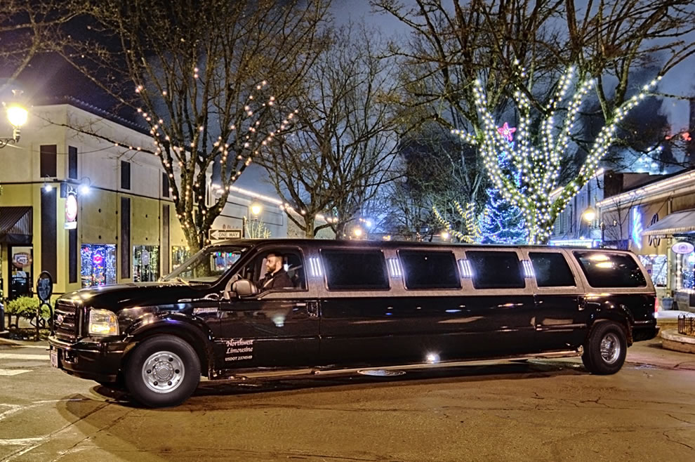 Airport Drop Limo Mississauga | 7258 Dime Crescent, Mississauga, ON L5W 1K6, Canada | Phone: (647) 640-3400