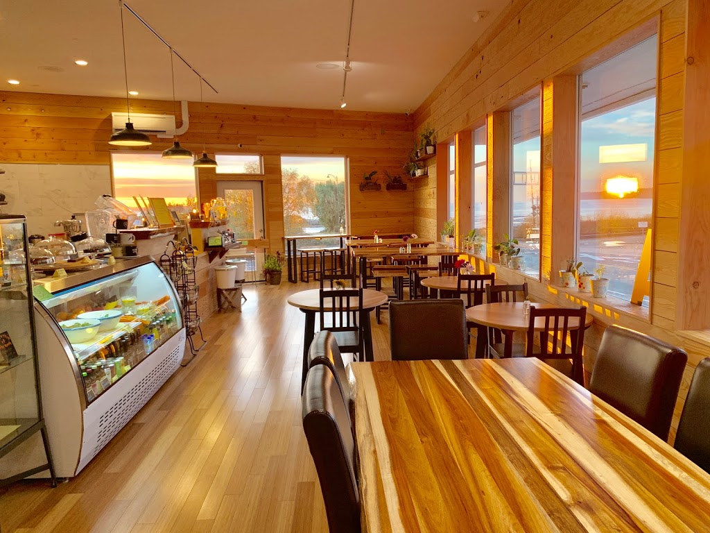 Cafe Rawganique | 429 Peace Portal Dr, Blaine, WA 98230, USA | Phone: (720) 899-4367
