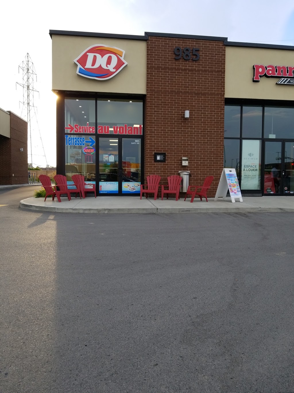 Dairy Queen (Treat) | 985 Boulevard des Prés-Verts Ste 100, La Prairie, QC J5R 0R3, Canada | Phone: (514) 656-8036