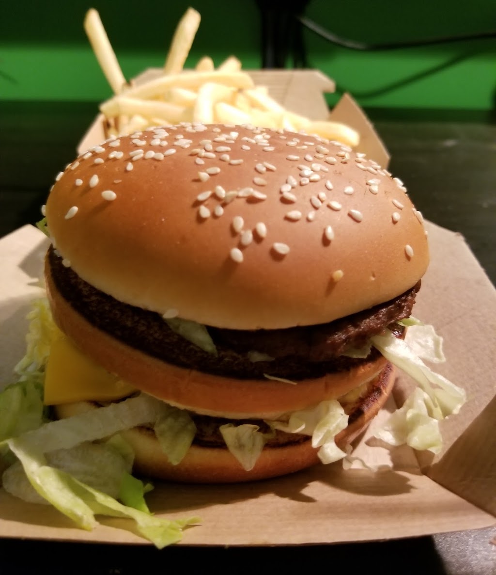 McDonalds | 686 Appleby Line, Burlington, ON L7L 5P9, Canada | Phone: (905) 632-3876