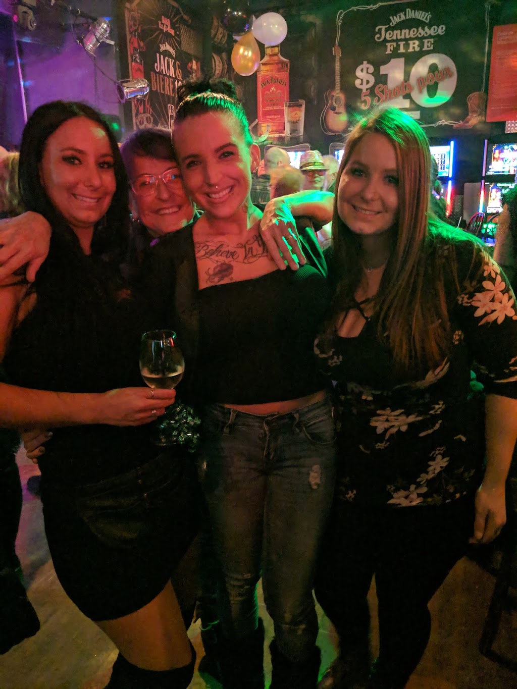 Bar le St-Aug | 201 QC-138, Saint-Augustin-de-Desmaures, QC G3A 1W7, Canada | Phone: (418) 878-5321