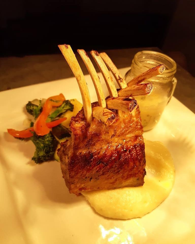 Restaurant lEntrecôte | 1440 Chem. Pierre Péladeau, Sainte-Adèle, QC J8B 1Z4, Canada | Phone: (450) 229-1545