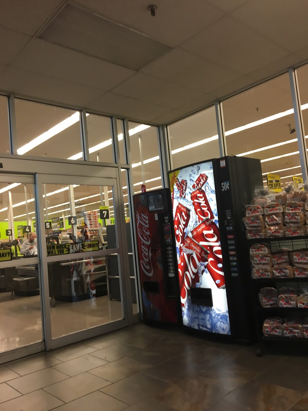 FreshCo | 3100 Dixie Rd, Mississauga, ON L4Y 2A6, Canada | Phone: (905) 279-8840