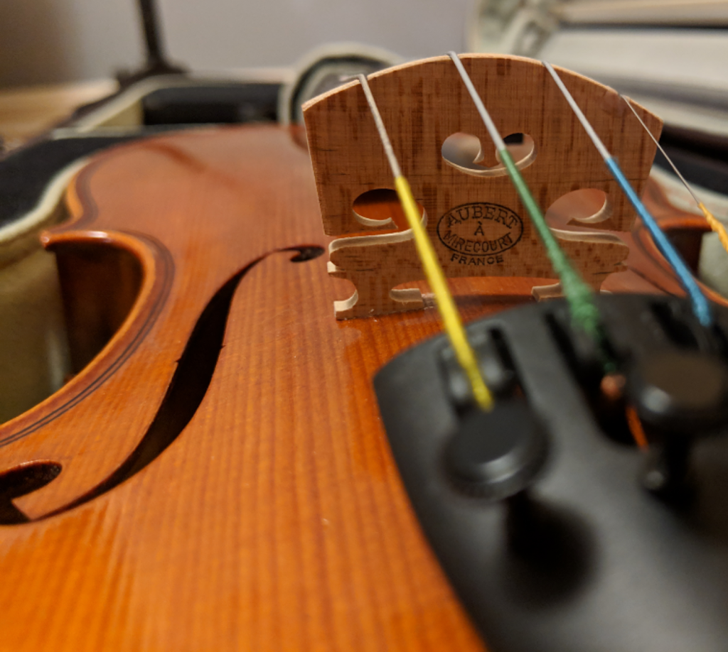Hratch Armenious Violin Maker | 903 Willowdale Ave, North York, ON M2M 3C2, Canada | Phone: (416) 221-8826