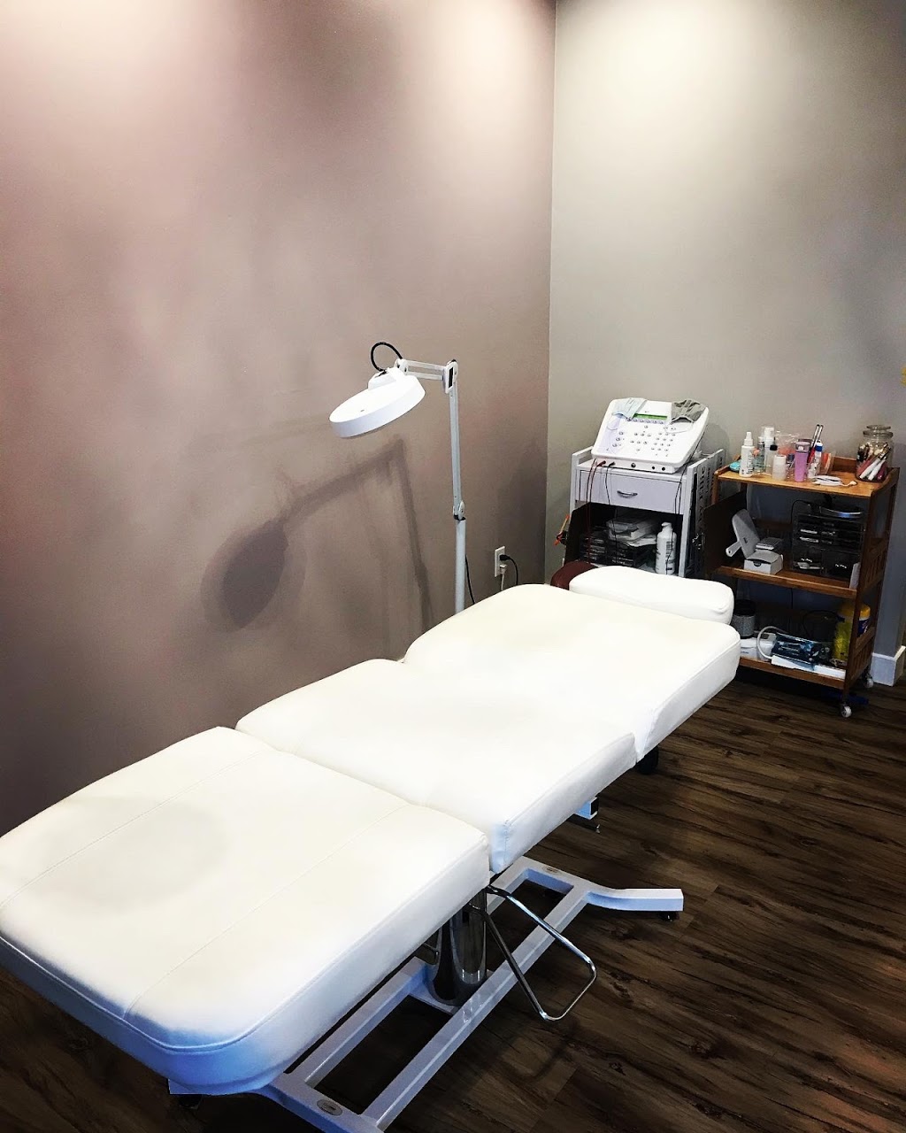 Beauty by Ellie | 3849 62 St NW, Edmonton, AB T6L 1A4, Canada | Phone: (780) 872-3460