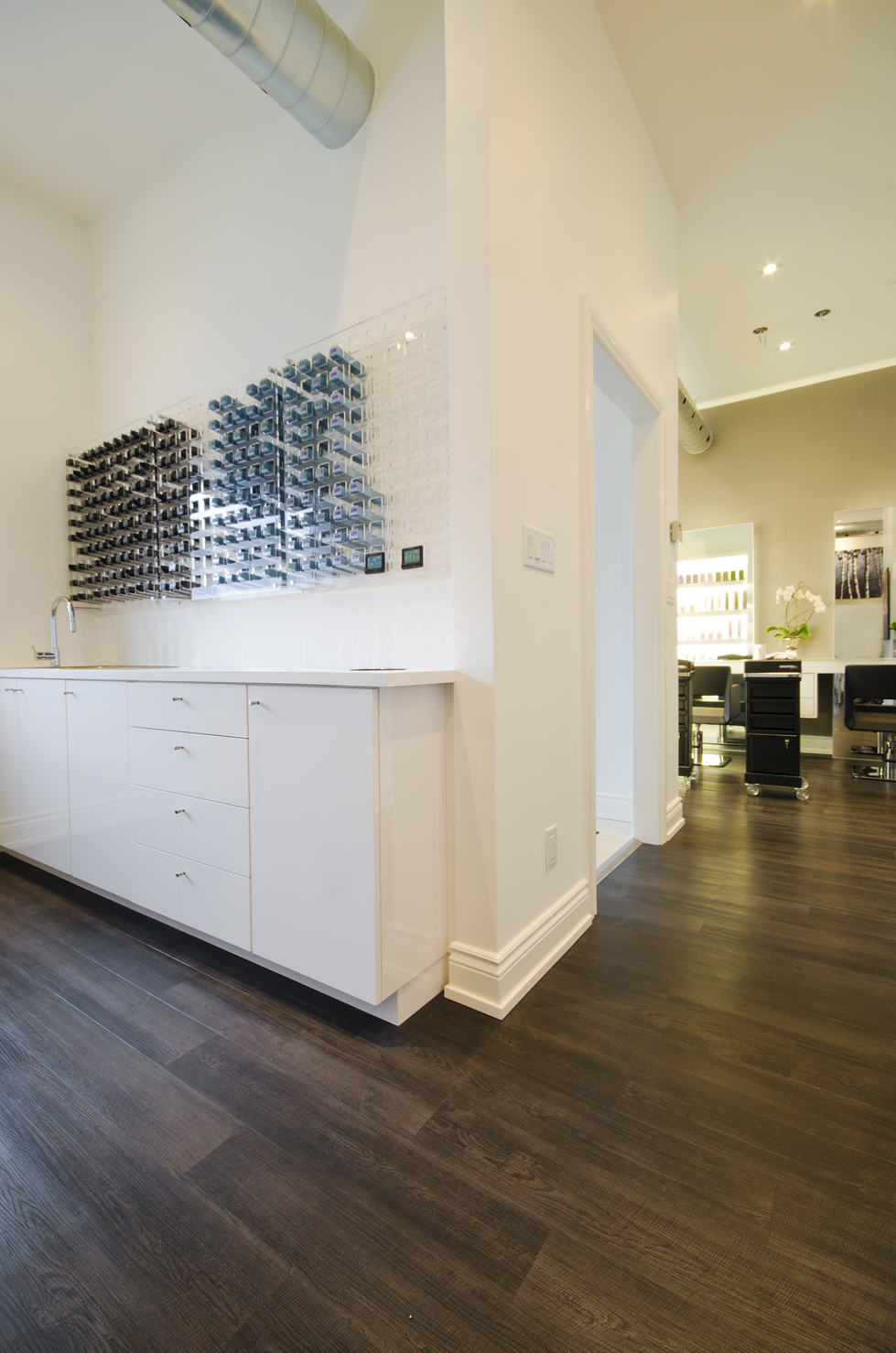 Studio 3 Salon | 3 Jackson Ave, Etobicoke, ON M8X 2J2, Canada | Phone: (416) 233-1233