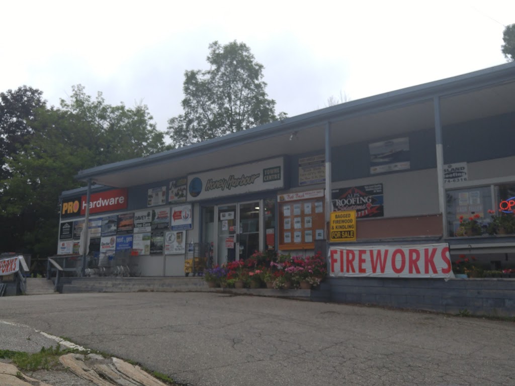 Honey Harbour Towne Centre | Honey Harbour Rd, Honey Harbour, ON P0E 1E0, Canada | Phone: (705) 756-2472