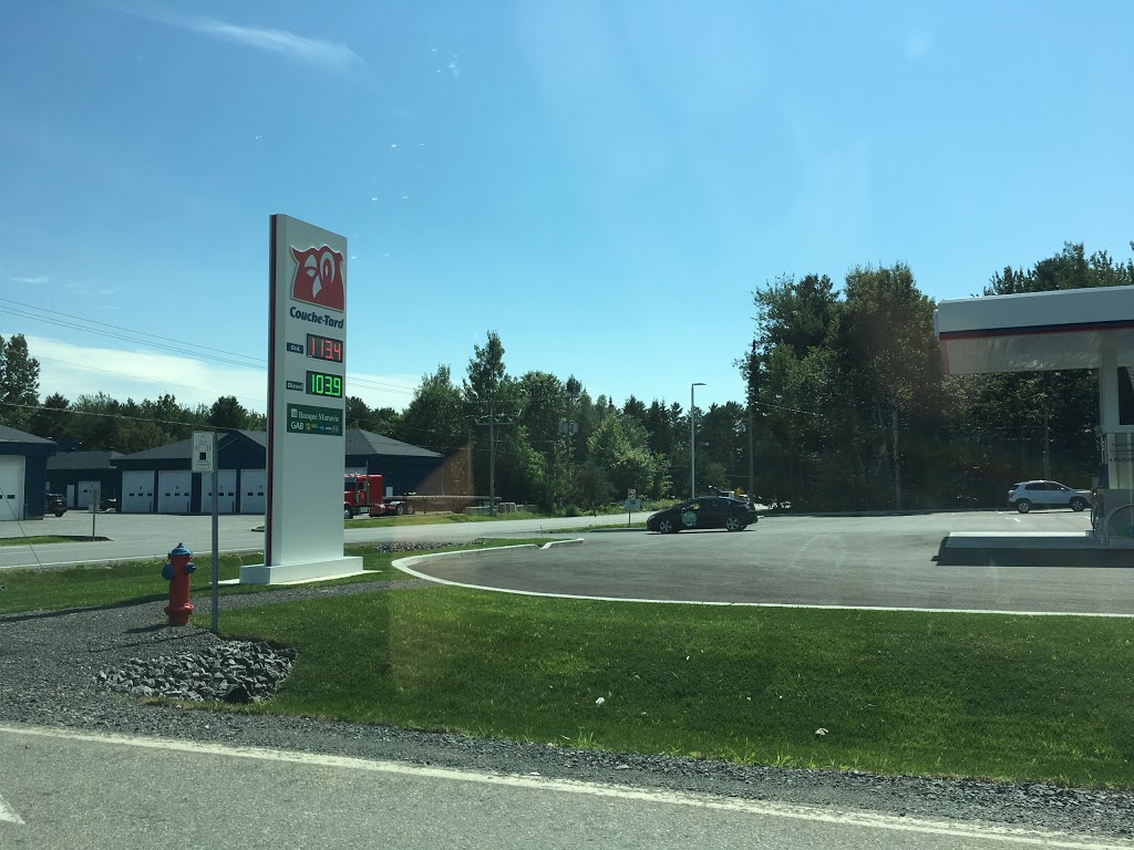 Couche-Tard | 1095 Rue de la Visitation, Saint-Charles-Borromée, QC J6E 4N2, Canada | Phone: (450) 752-4237