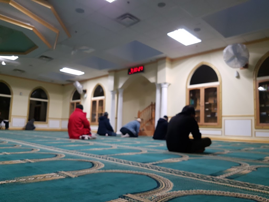 Masjid Huzaifah | 18 Progress Ave, Scarborough, ON M1P 2Y4, Canada | Phone: (416) 292-0015