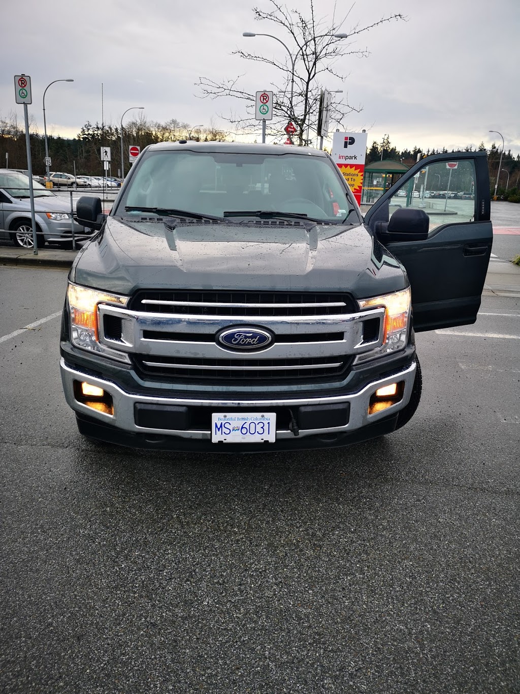 South Surrey Park & Ride | King George Blvd, Surrey, BC V3T 5H9, Canada | Phone: (604) 953-3333
