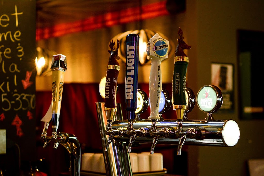 Rocks Bar & Grill | 780 Thornhill St, Morden, MB R6M 1W9, Canada | Phone: (204) 822-6272
