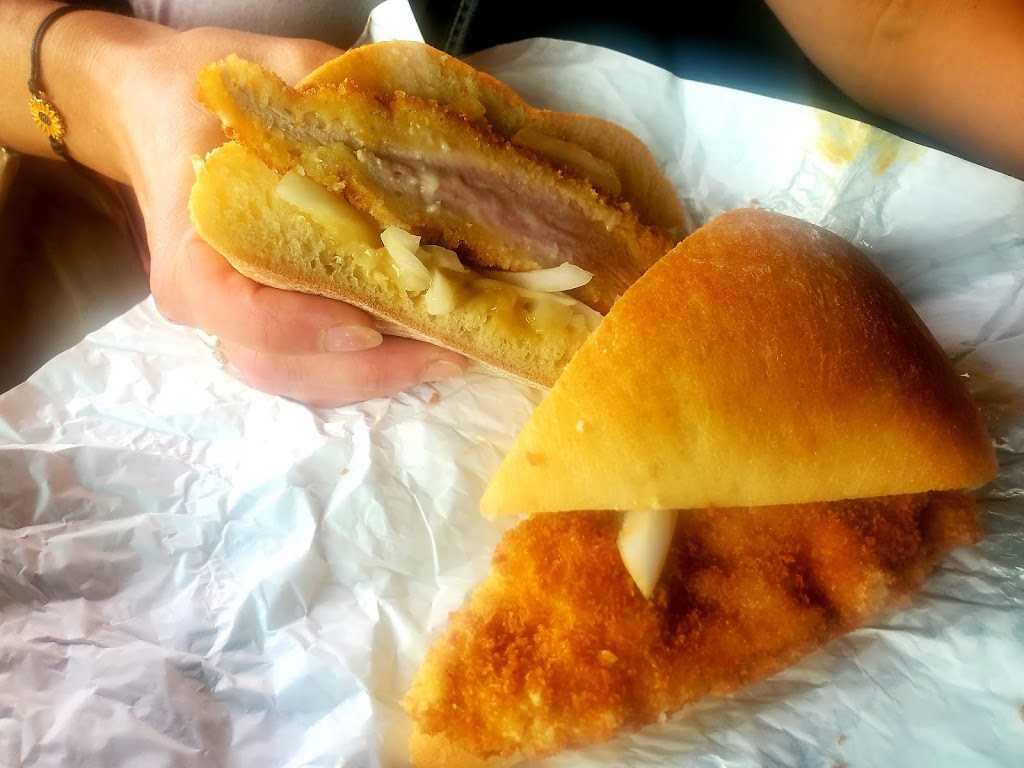 The Bridgenorth Deli | 871 Ward St, Bridgenorth, ON K0L 1H0, Canada | Phone: (705) 292-5444