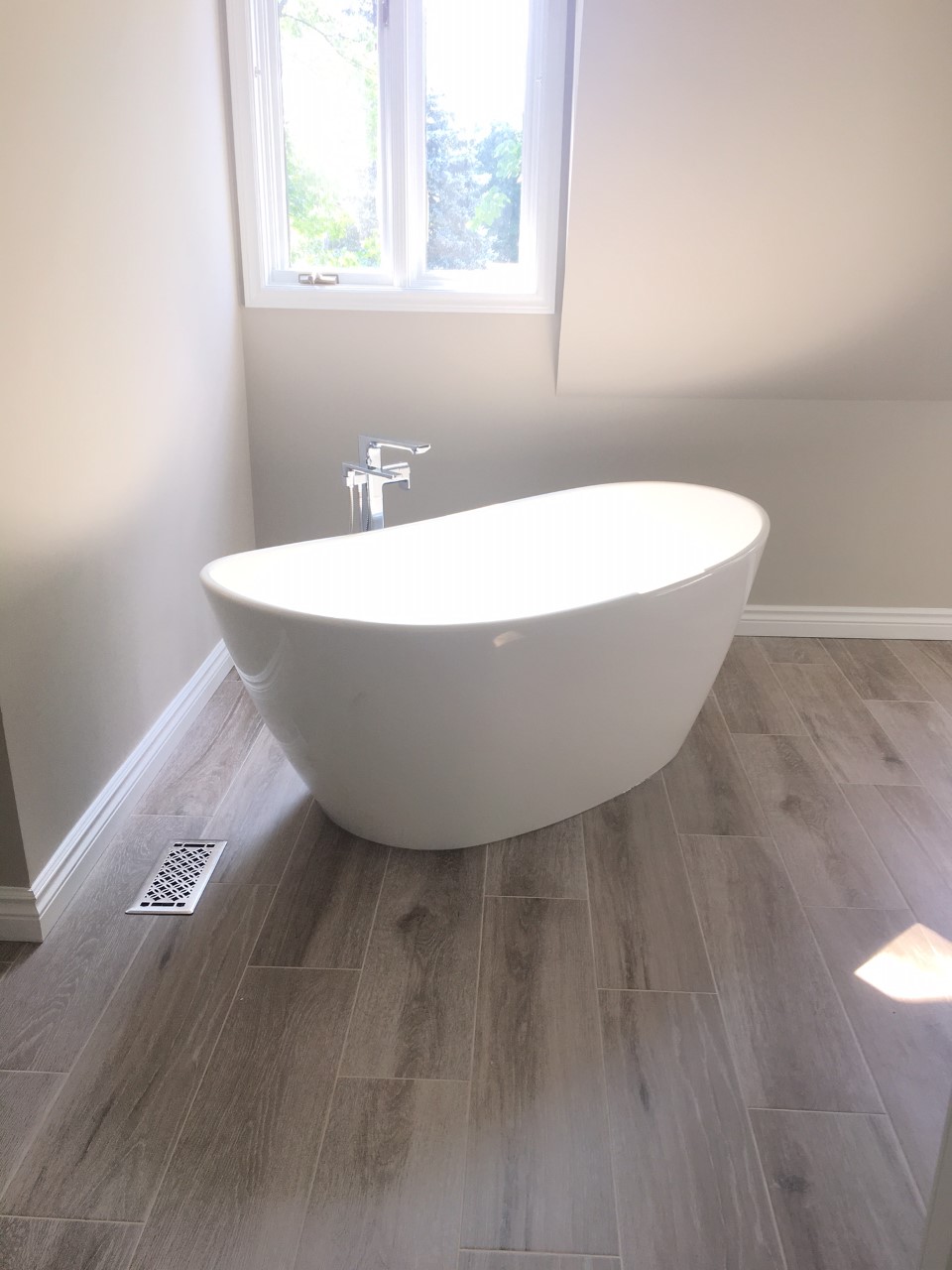 Italtile | 3300 Ridgeway Dr, Mississauga, ON L5L 5Z9, Canada | Phone: (905) 828-4673
