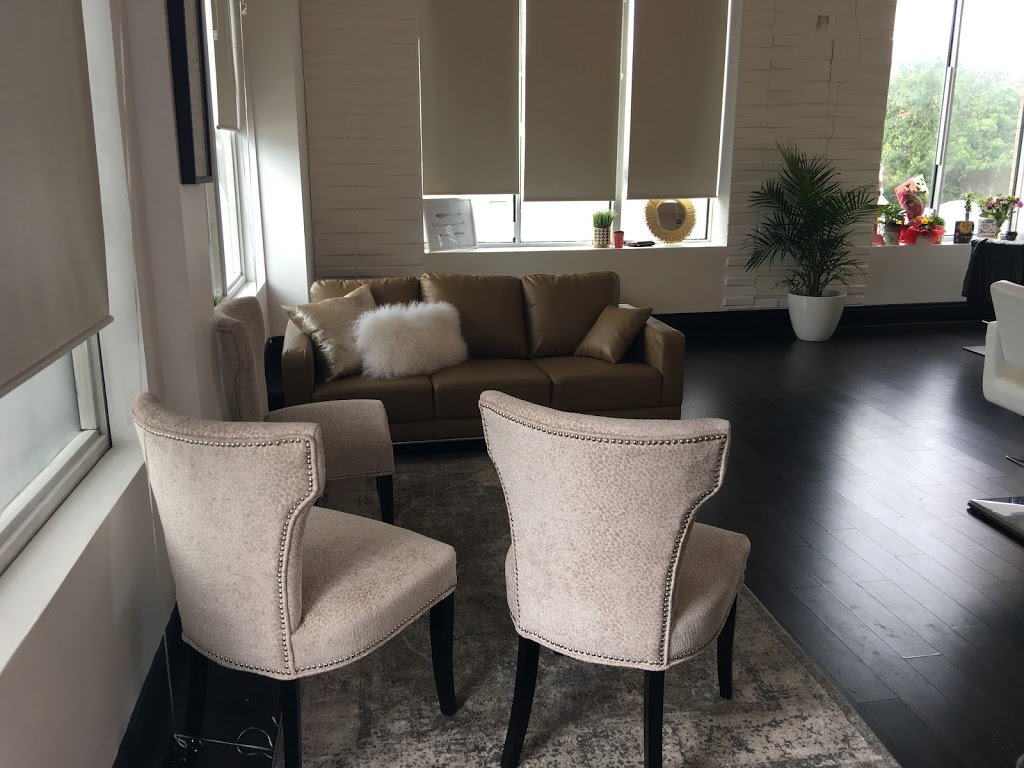 ManeAllure | 510 Driftcurrent Dr, Mississauga, ON L4Z 4B4, Canada | Phone: (647) 641-6263