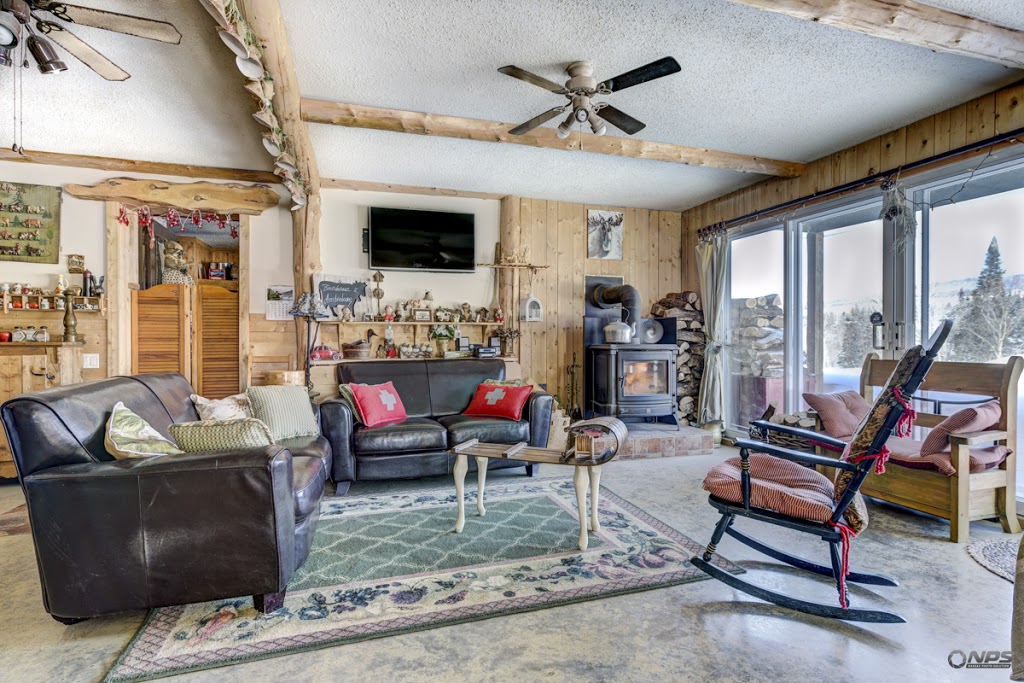 Gîte Ambrelane | 2259 Route du Sabot dOr, Thetford Mines, QC G6H 3H3, Canada | Phone: (418) 338-6202