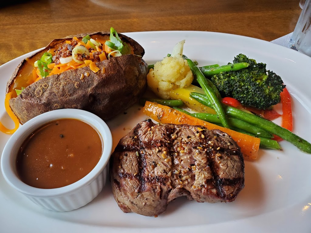 Bâton Rouge Steakhouse & Bar- Joliette | 588 Rue Saint-Charles-Borromée N, Joliette, QC J6E 4S6, Canada | Phone: (450) 755-4000