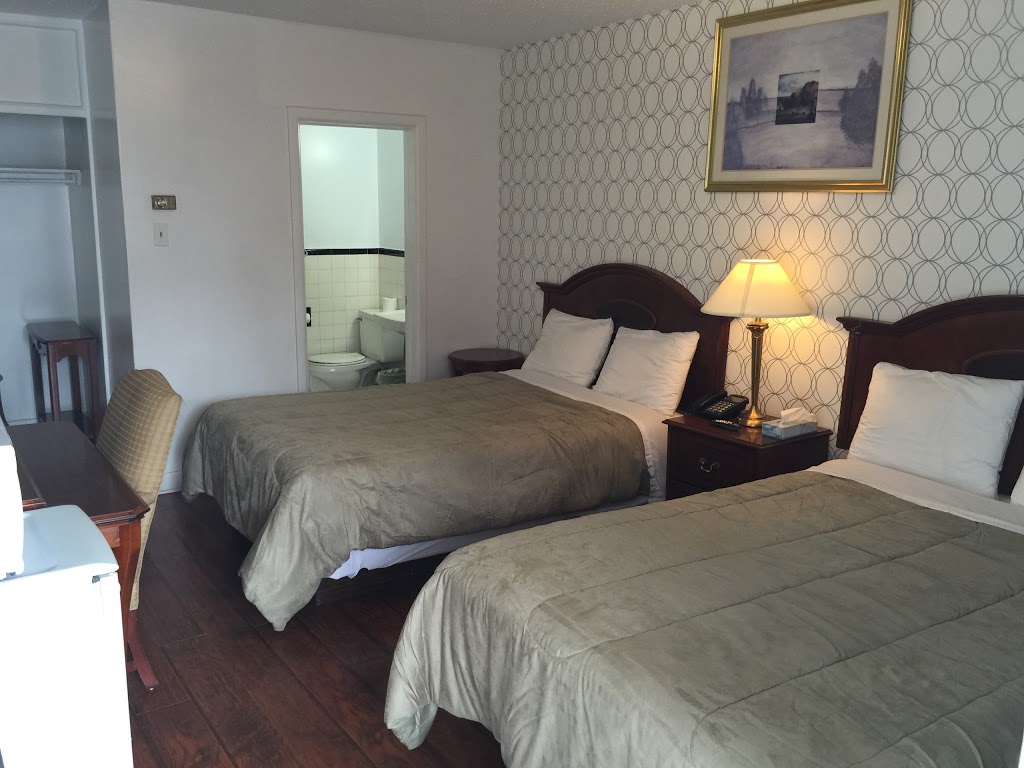 Stardust Motel | 2965 Carling Ave, Ottawa, ON K2B 7J9, Canada | Phone: (613) 828-2748
