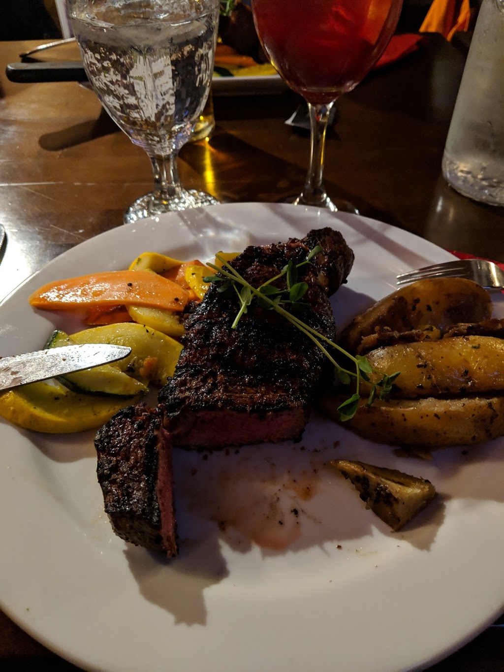 Tommys Speakeatery | 2710 Montague St, Regina, SK S4S 0J9, Canada | Phone: (306) 584-7777
