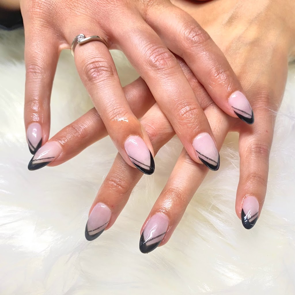 Kiki Nail Studio | 22 Queen St E, Cambridge, ON N3C 2A6, Canada | Phone: (519) 721-7668