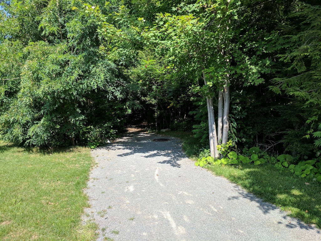 Entré Du Parc De La Prucheraie 312246, Rue de la Tourbière, SainteMarthesurleLac, QC J7P