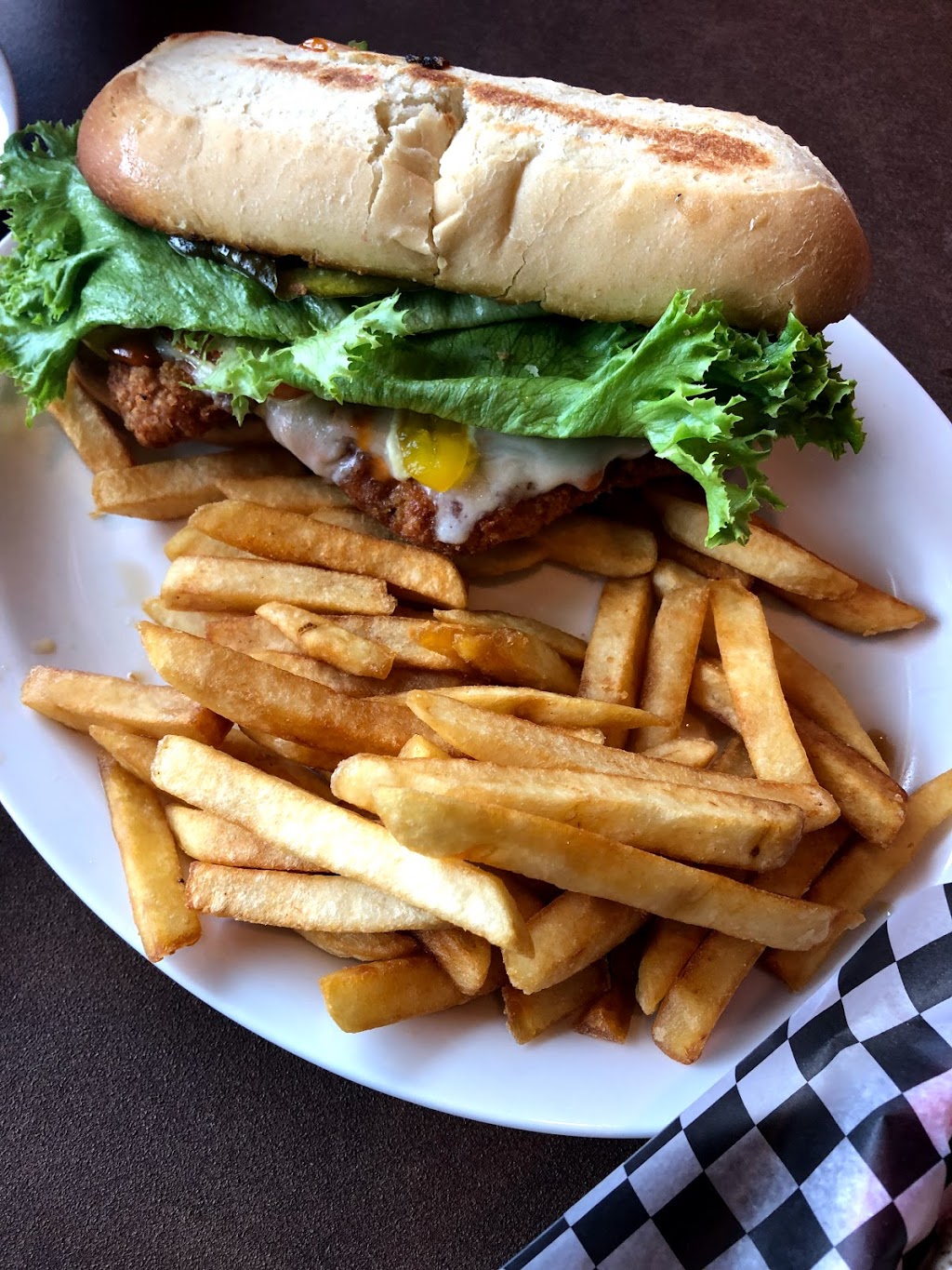 The Locker at the Falls Restaurant & Pub | 9 Lindsay St, Fenelon Falls, ON K0M 1N0, Canada | Phone: (705) 887-6211