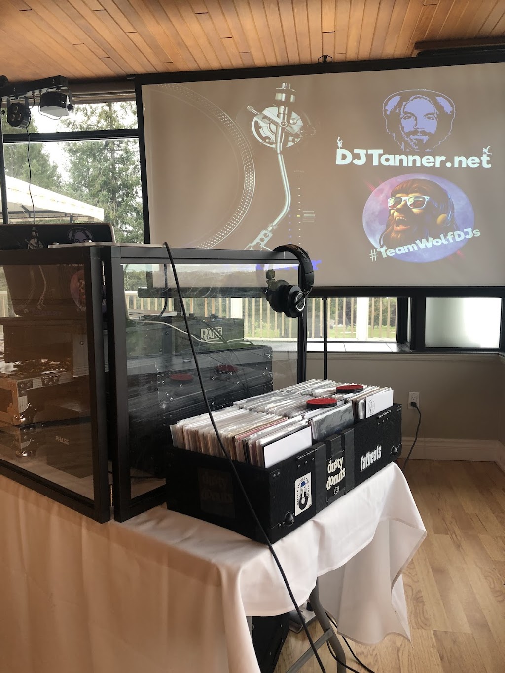 DJ Tanners DJ / VJ Services | 91 Sawmill Rd, St. Catharines, ON L2S 3K4, Canada | Phone: (905) 321-3275