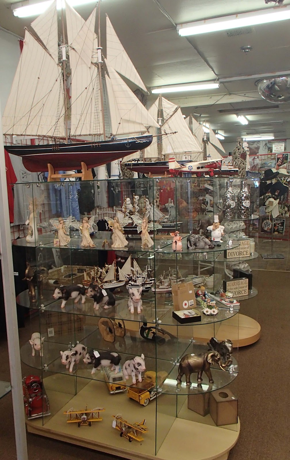 Gananoques This That & Everything | 167 King St E, Gananoque, ON K7G 1G3, Canada | Phone: (613) 382-7788