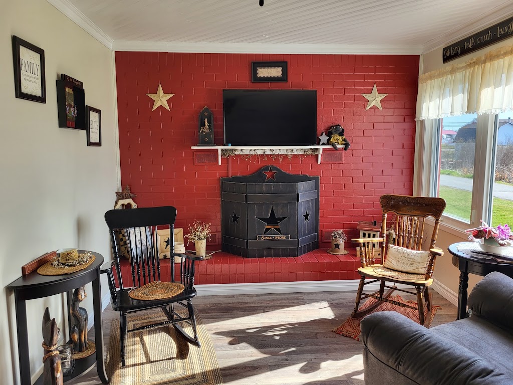 Mamas By The Sea B&B | 14 Oscar St, Clarks Harbour, NS B0W 1P0, Canada | Phone: (902) 635-1279