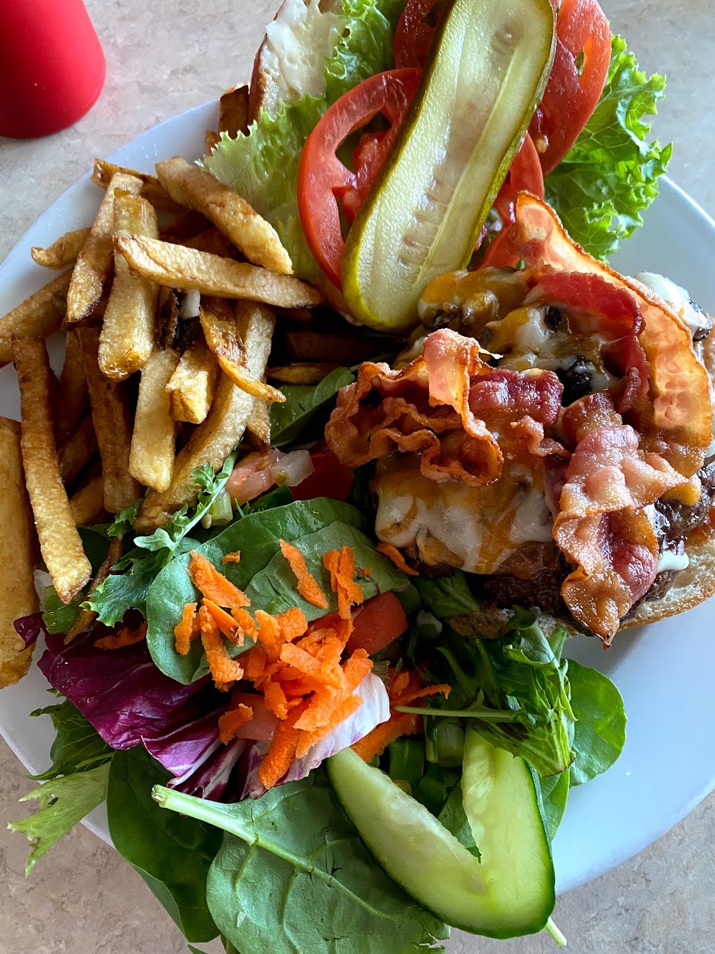 The Brass Bell Pub | 8152 York Ave, Crofton, BC V0R 1R0, Canada | Phone: (250) 246-1230