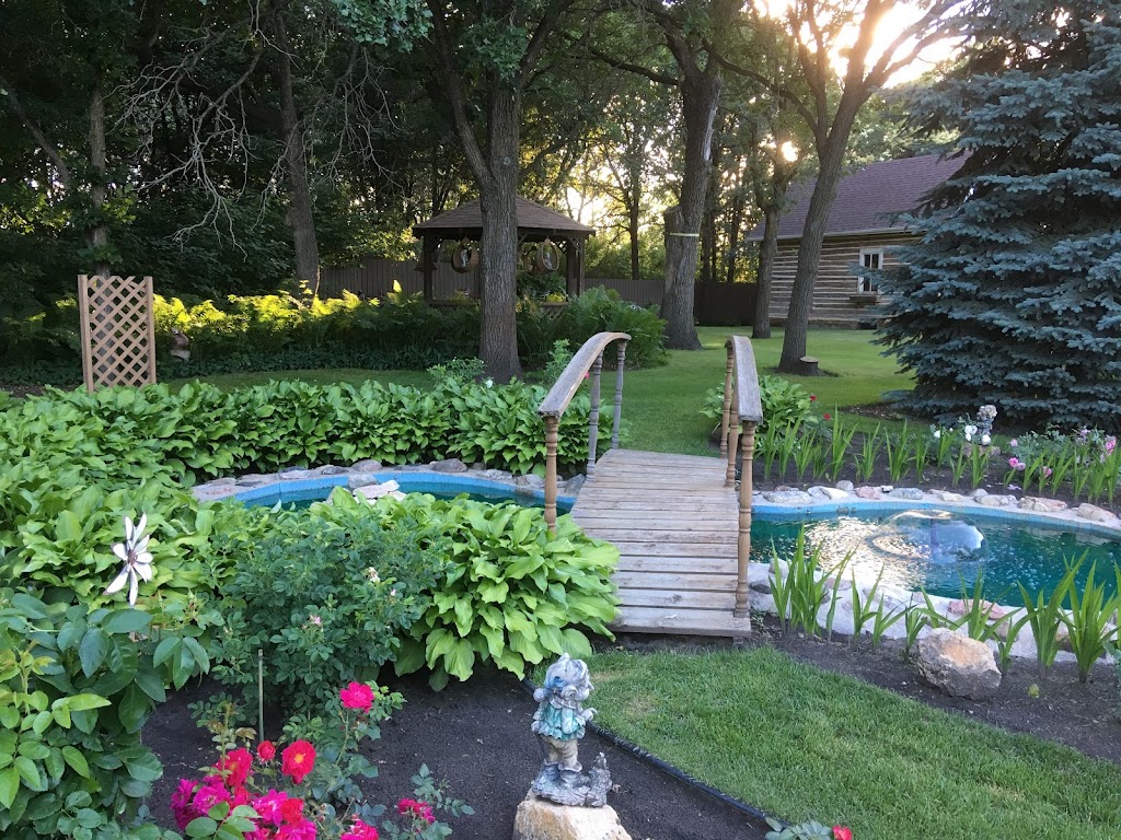Farm Away | Rd 64N RR 4 Box 74, Portage la Prairie, MB R1N 3A4, Canada | Phone: (204) 870-1564