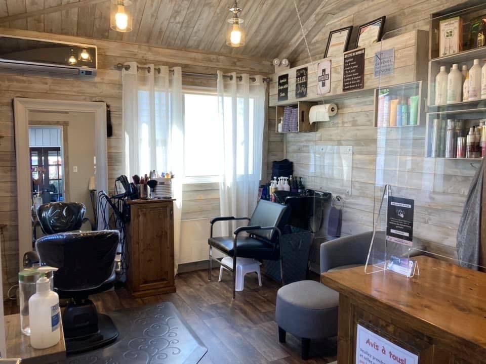 Coiffure Annie | 141 Rue de la Gare, Chambord, QC G0W 1G0, Canada | Phone: (418) 321-8842