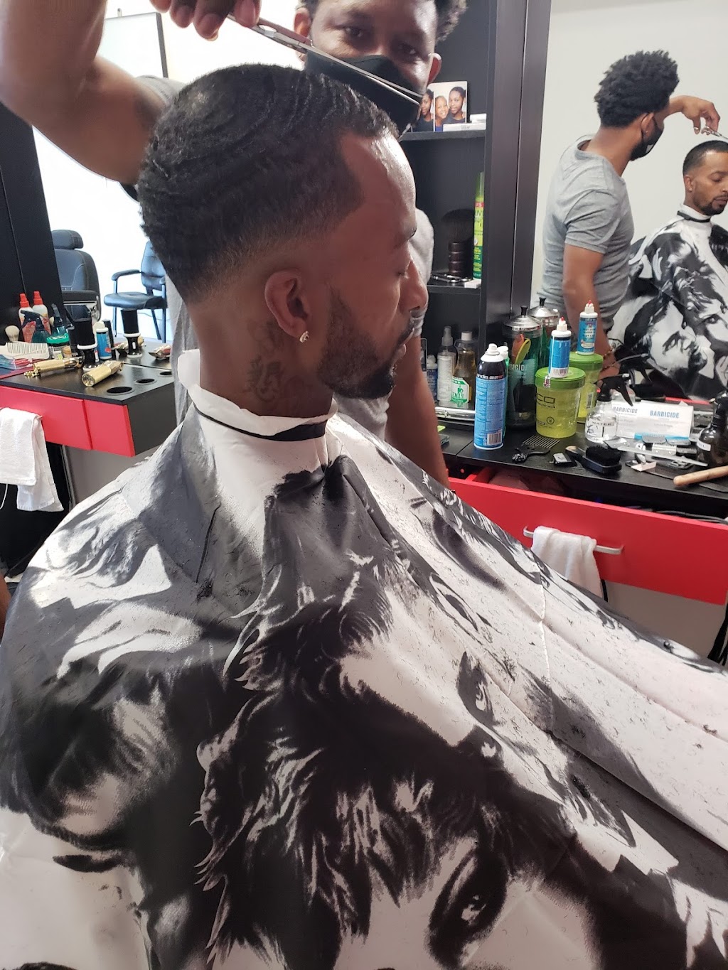 4Ls CUTZ | 2860 Keele St, North York, ON M3M 2G8, Canada | Phone: (416) 633-9656