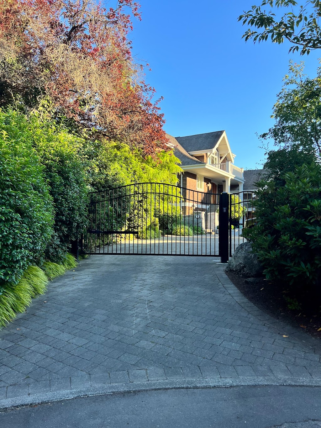 Chris Abbott Realtor - Engel & Völkers Real Estate | 1325 Bear Mountain Pkwy #137, Victoria, BC V9B 6T2, Canada | Phone: (778) 966-6988