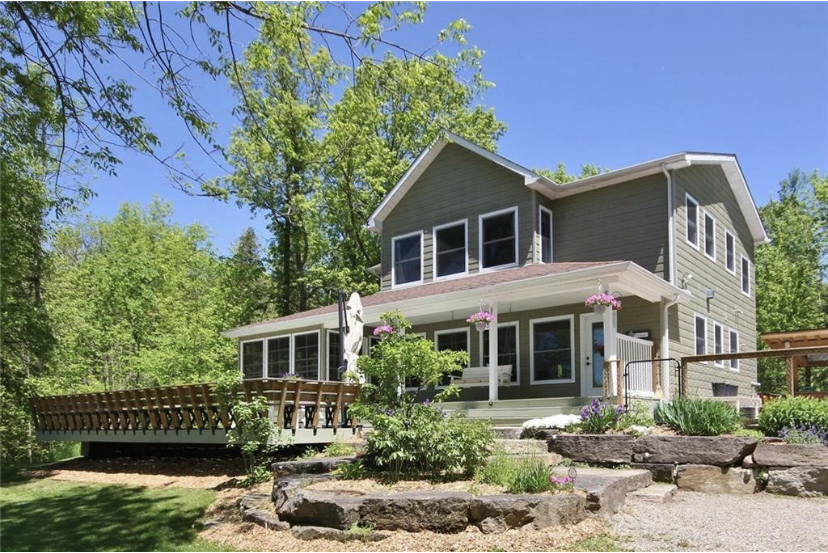 Gold Creek Getaway | 393 Gold Creek Rd, Lanark, ON K0G 1K0, Canada | Phone: (613) 252-2790