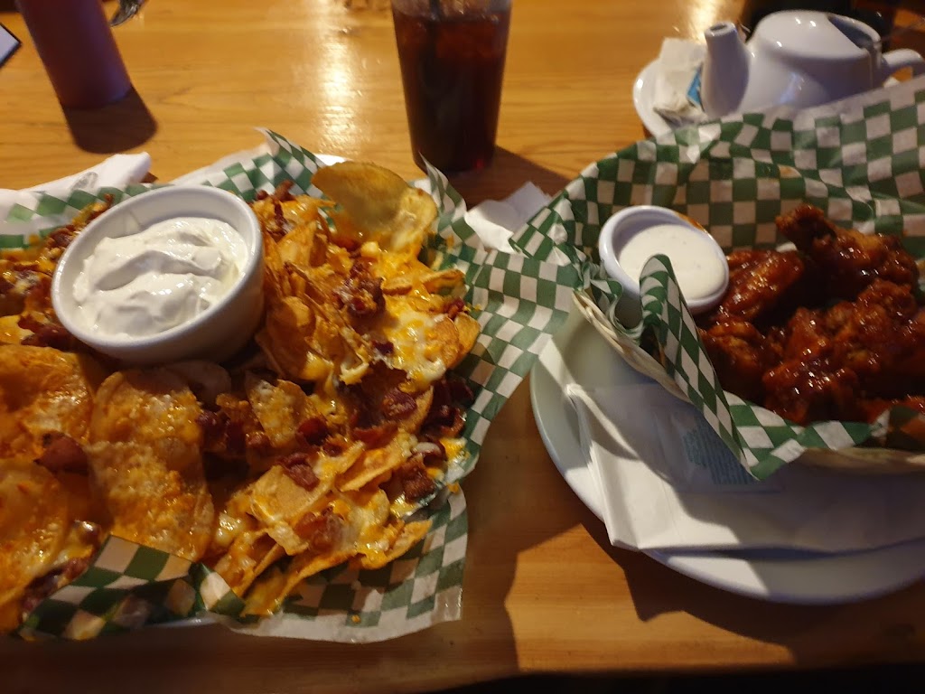 Big Eddy Pub and Liquor Store | 2108 Big Eddy Rd, Revelstoke, BC V0E 3K0, Canada | Phone: (250) 814-0095