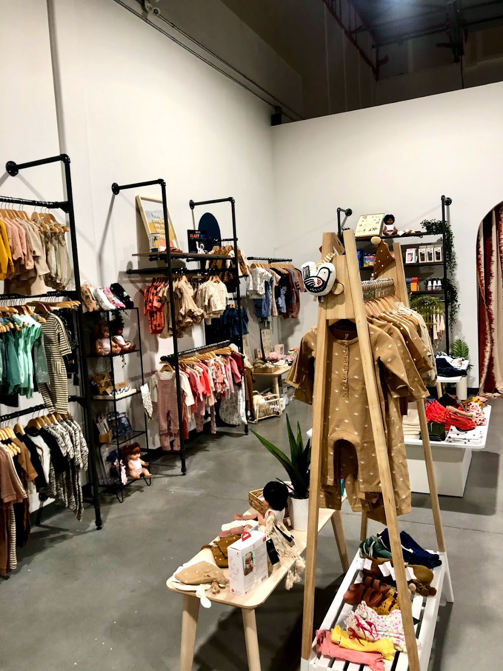 The Skinny | 1 Outlet Collection Way Unit #234, Edmonton, AB T9E 1J5, Canada | Phone: (587) 695-0084