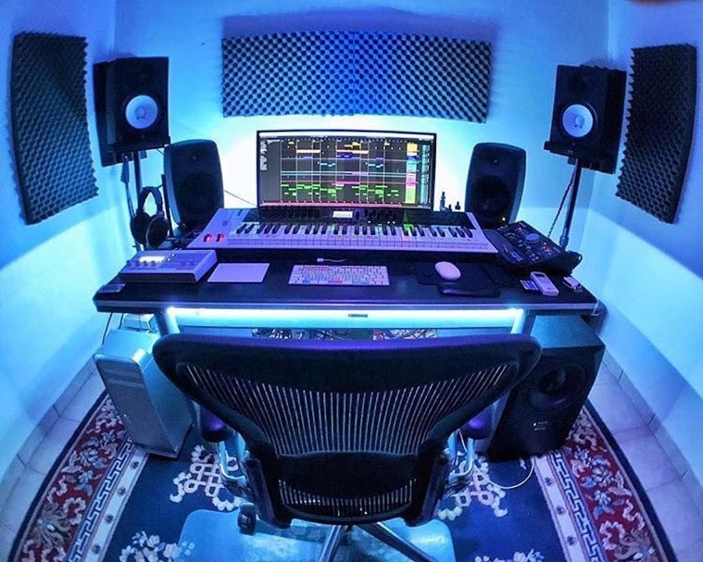 RS STUDIOZZ | 863 Westbury Pl, London, ON N6J 2E4, Canada | Phone: (514) 885-5577