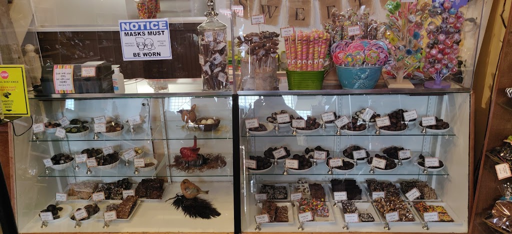 Crave The Chocolatier | 62 Hurontario St #155, Collingwood, ON L9Y 2L6, Canada | Phone: (705) 445-0233