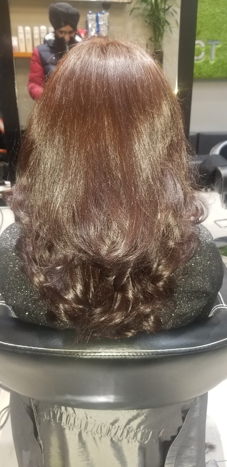 Hair District | 1033 Bay St #6, Toronto, ON M5S 3A5, Canada | Phone: (416) 551-8202