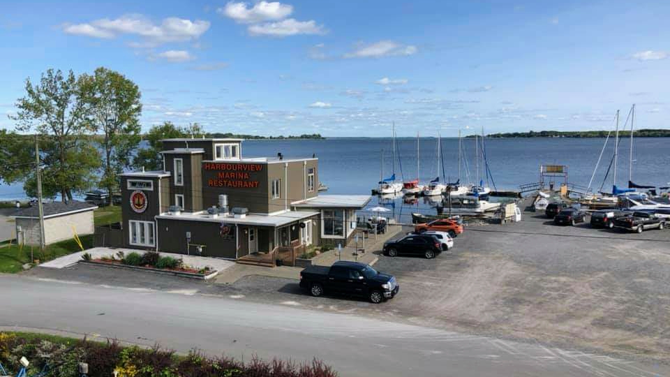 Harbourview Marina Restaurant | 5 Bay St W, Brighton, ON K0K 1H0, Canada | Phone: (613) 475-1515