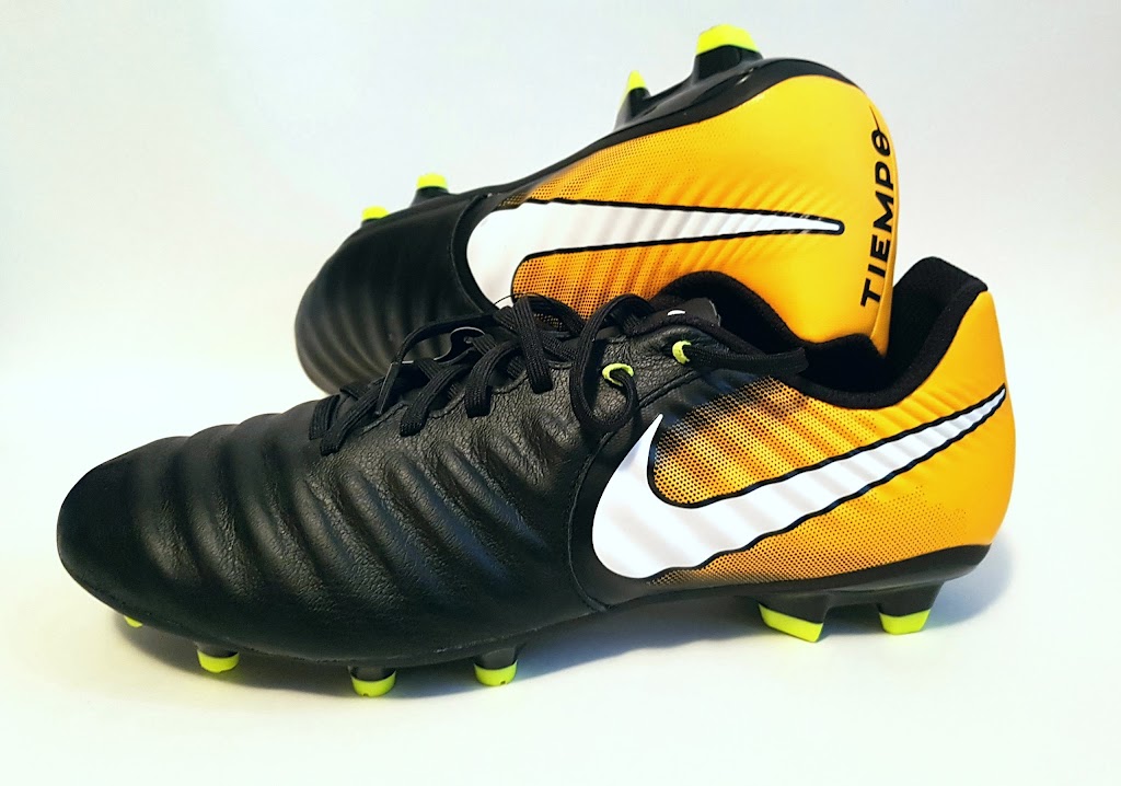 Passion Soccer Boutique (Saint-Leonard) | 5148 Rue Jarry E, Saint-Léonard, QC H1R 1Y4, Canada | Phone: (514) 326-4444