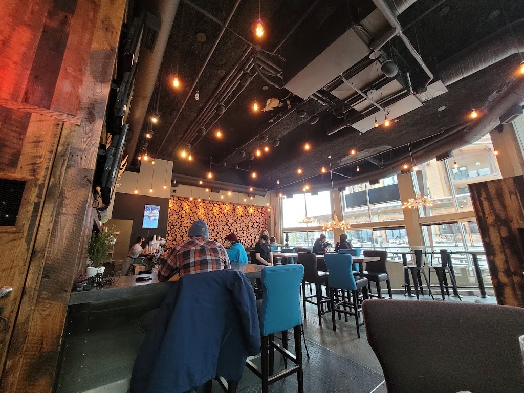 Mackenzie Common Tavern & Food Truck | 2950 Camozzi Rd, Revelstoke, BC V0E 2S1, Canada | Phone: (250) 814-5500